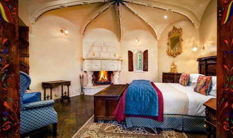 Castle Keep B&B In The Tower. - Tourism Hervey Bay 0