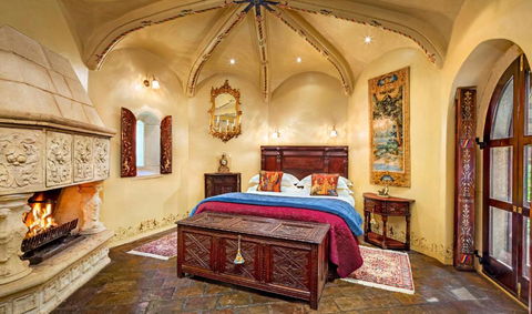 Castle Keep B&B In The Tower. - Tourism Hervey Bay 2