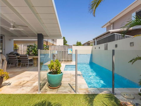 Casuarina Dreaming Townhouse With Pool - Tourism Hervey Bay 0