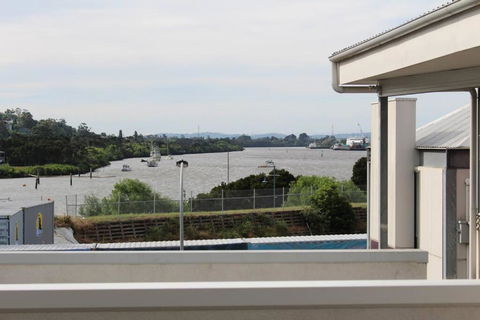 Cataract 7 - CBD 2 Br Free Parking - Tourism Hervey Bay 2