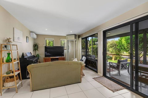 Catch The Breeze - Tourism Hervey Bay 3