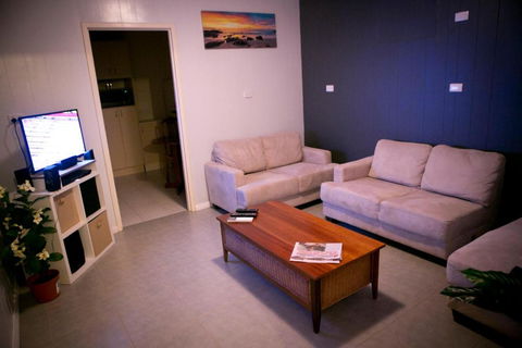 Cave Place Units - Tourism Hervey Bay 0