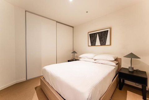 CBD 2-Bedroom With Balcony Near Attractions - Hervey Bay Accommodation 1