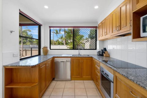 Cedar Family Lodge - By Reef Stays - Tourism Hervey Bay 3