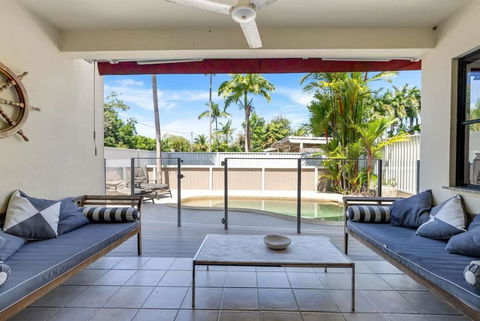 Cedar Family Lodge - By Reef Stays - Tourism Hervey Bay 1