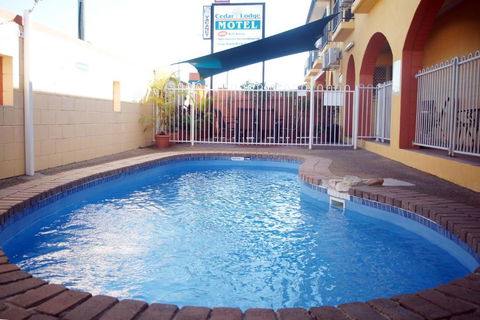 Cedar Lodge Motel - Tourism Hervey Bay 4