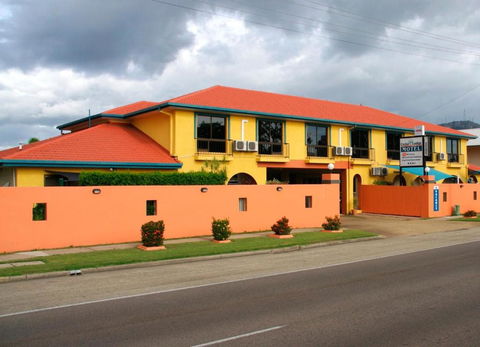 Cedar Lodge Motel - Tourism Hervey Bay 1
