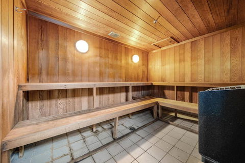 Center 1-Bed With Sauna, Gym, BBQ & Parking - Tourism Hervey Bay 4