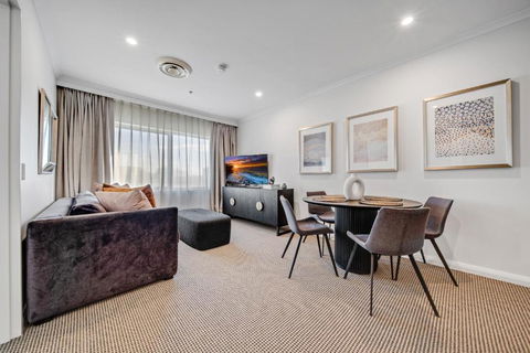 Center 1-Bed With Sauna, Gym, BBQ & Parking - Tourism Hervey Bay 2