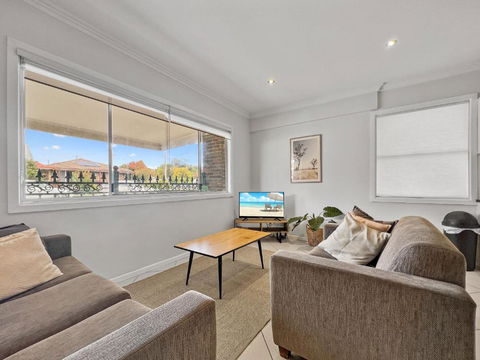 Central Armidale 2-Bedroom Apartment - Tourism Hervey Bay 1