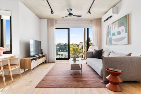 Central Chic Cool Richmond Apt 2BR Sleeps 6 - Tourism Hervey Bay 2