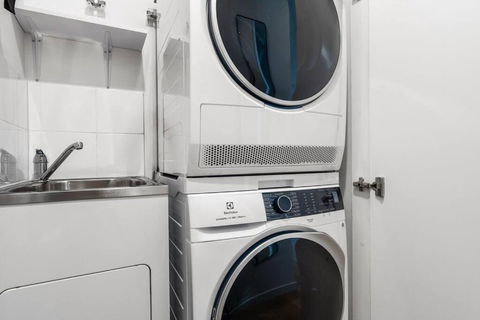 Central Chic Cool Richmond Apt 2BR Sleeps 6 - Tourism Hervey Bay 4