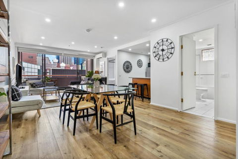 Central City Chic - Sleeps 6, Free Parking - Tourism Hervey Bay 1