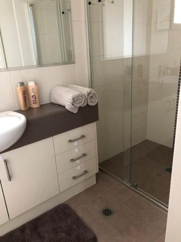 Central Executive 3br Townhouse 50m To Dean Street - Tourism Hervey Bay 1