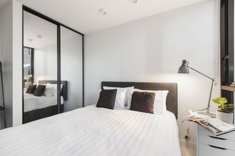 Central Sleek City Living Close To Everything - Tourism Hervey Bay 1