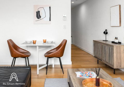 Central Stylish 1 Bedroom With Balcony And Air-con - Tourism Hervey Bay 2