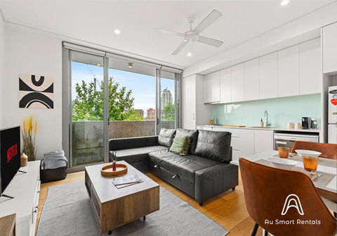 Central Stylish 1 Bedroom With Balcony And Air-con - Tourism Hervey Bay 1