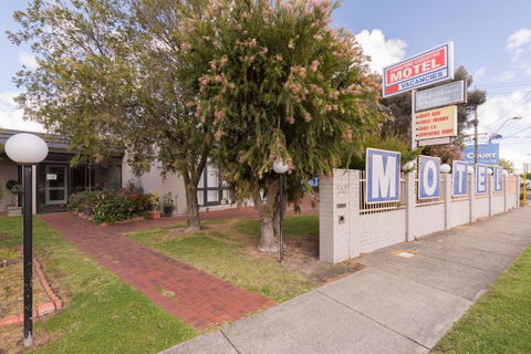 Chadstone Executive Motel - Tourism Hervey Bay 0