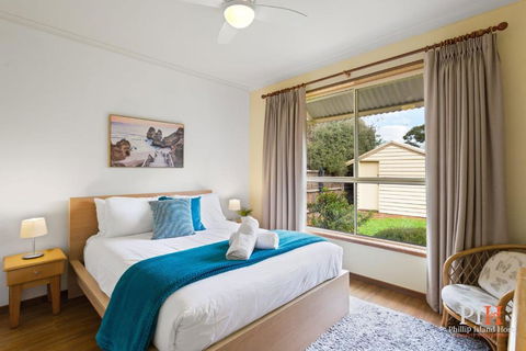 Charming 3-Bedroom Retreat - Tourism Hervey Bay 3