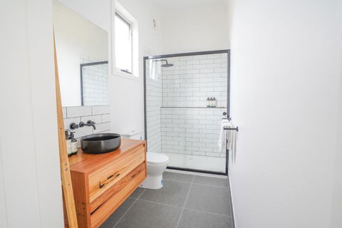Charming Highton Hideaway Between CBD And Surf Coast - Tourism Hervey Bay 3