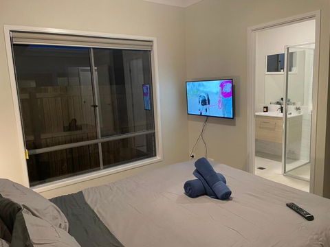 Charming Home In Griffin For Unforgettable Stay - Tourism Hervey Bay 3