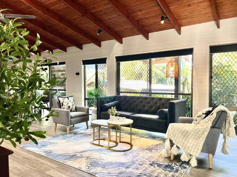 Charming Home In Sunnybank Close To Plaza With Pool - Tourism Hervey Bay 0
