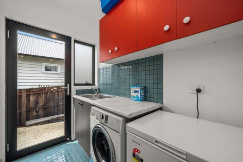 Charming Sandy Bay Retreat - Tourism Hervey Bay 3