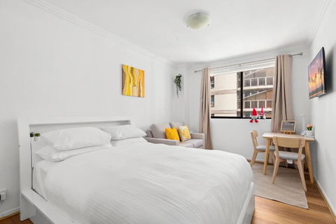 Charming Studio Apartment In The Heart Of Sydney - Tourism Hervey Bay 3