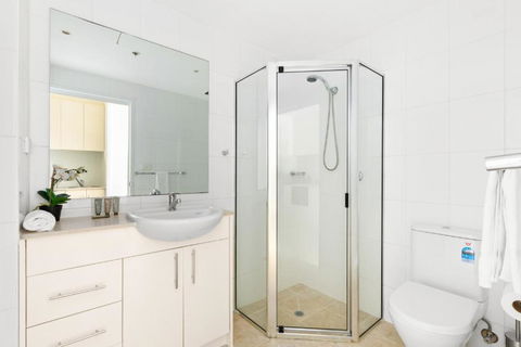 Charming Studio Apartment In The Heart Of Sydney - Tourism Hervey Bay 4