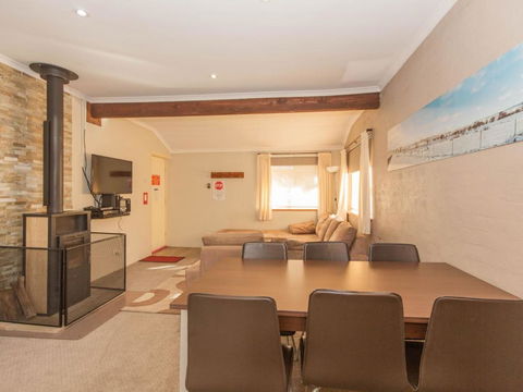 Charvel 35 Gippsland Street - Tourism Hervey Bay 1