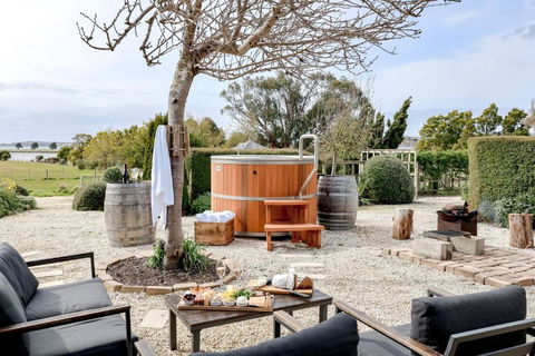Chateau Clarence Luxurious Waterfront Retreat - Tourism Hervey Bay 1