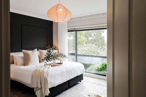 Chateau Clarence Luxurious Waterfront Retreat - Tourism Hervey Bay 3
