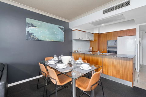 Chevron Renaissance - 2 Bedroom 2 Bathroom Apartments - Partial Ocean And City View - Self Contained & Privately Managed - Wow Stay - Tourism Hervey Bay 3
