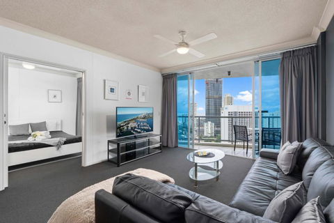 Chevron Renaissance - 2 Bedroom 2 Bathroom Apartments - Partial Ocean And City View - Self Contained & Privately Managed - Wow Stay - Tourism Hervey Bay 0