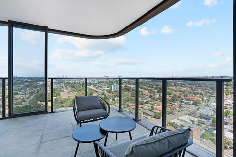 Chic 2BR Apt With Pool Access Close To Parramatta - Tourism Hervey Bay 2