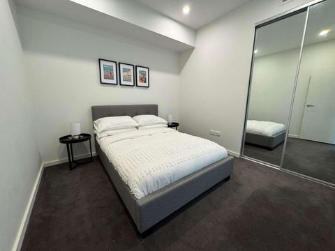 Chic Apartment Gladesville - Tourism Hervey Bay 2