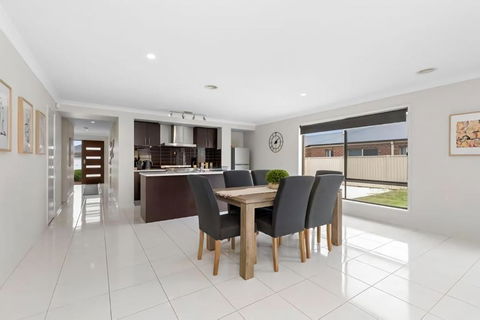 Chifley Place - Cool Suburban Crib! - Tourism Hervey Bay 1