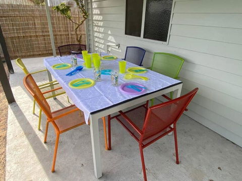 Chill At Our Igloo Cottage - 100m Stroll To Beach - Tourism Hervey Bay 4