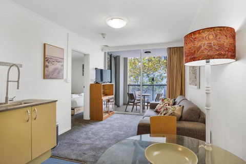 Chique Chippendale - Tourism Hervey Bay 0