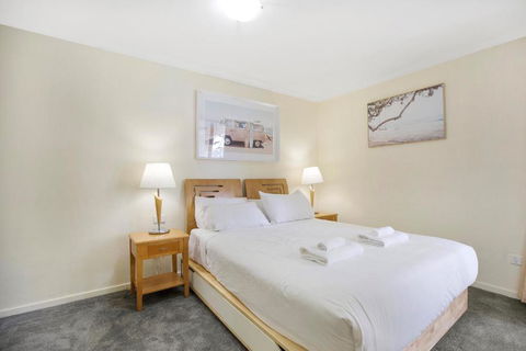 Chique Chippendale - Tourism Hervey Bay 1