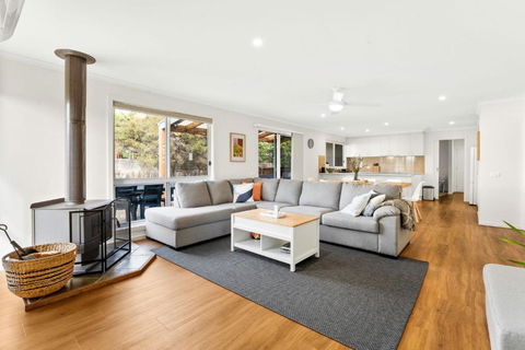 Churchill House - Tourism Hervey Bay 0