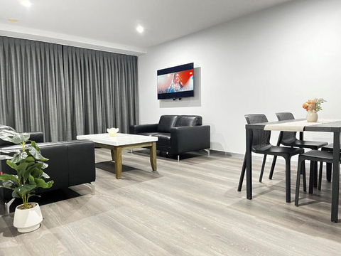 Circle On Cavil Holidays Gold Coast - Tourism Hervey Bay 3