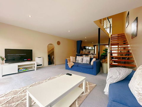 City Center Stay With Parking - Tourism Hervey Bay 0