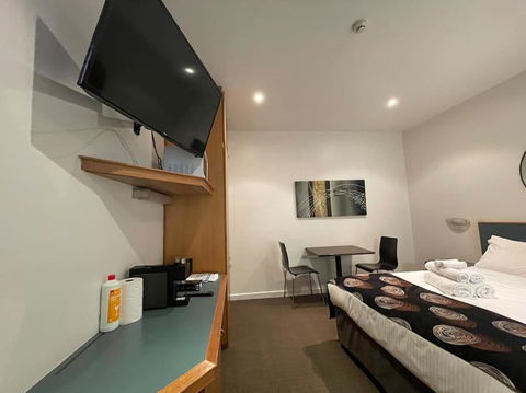 City Ex Hotel Ensuite Room In City 408 - Tourism Hervey Bay 2