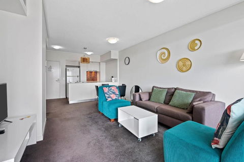 City Living - Brisbane River-View 2 Bedroom Apt - Tourism Hervey Bay 2