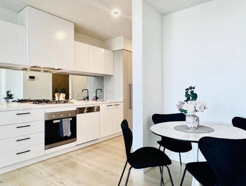Cityline Serenity 2BR In Monash - Tourism Hervey Bay 2