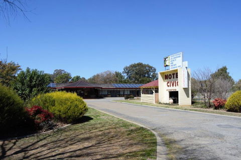 Civic Motor Inn - Tourism Hervey Bay 0