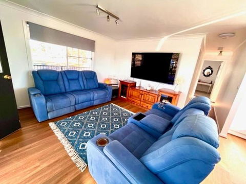 Clarendon Cottage , Near Lowood - Tourism Hervey Bay 1
