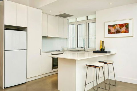 CLDON- Furnished 1 Bedroom - Bridge St Sydney CBD - Tourism Hervey Bay 2