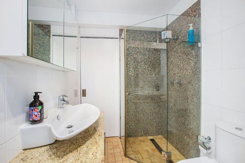 Cliff Top Hideaway - Ocean Views - Tourism Hervey Bay 4